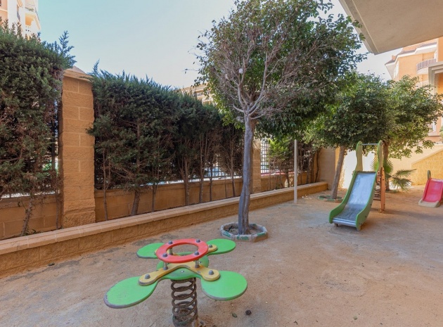Resale - Apartment - Torrevieja - Playa De Los Locos