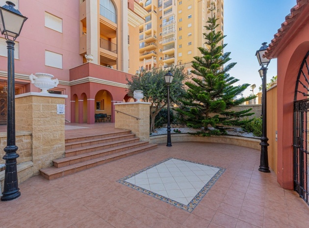 Resale - Apartment - Torrevieja - Playa De Los Locos