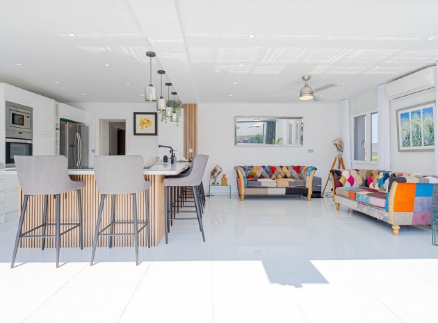 Resale - Villa - Orihuela - Villamartin