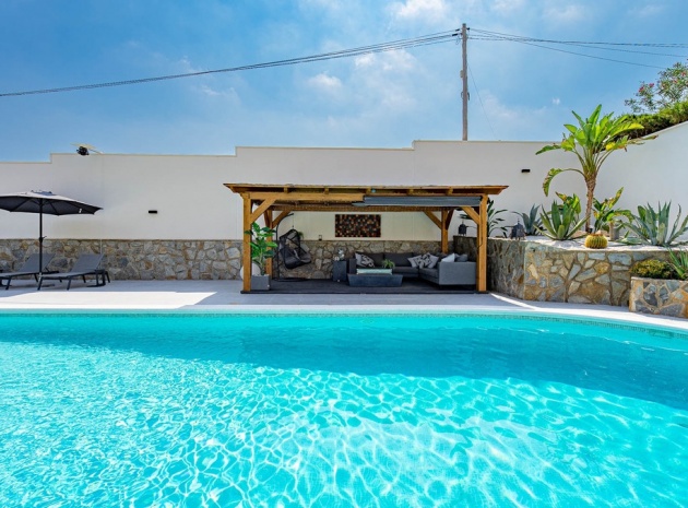 Resale - Villa - Orihuela - Villamartin