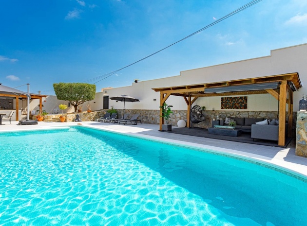 Resale - Villa - Orihuela - Villamartin
