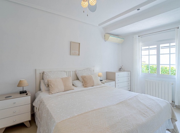 Resale - Villa - Orihuela - Villamartin