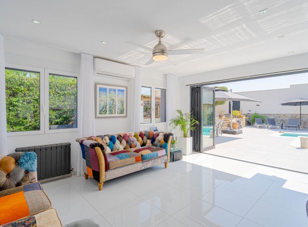 Resale - Villa - Orihuela - Villamartin
