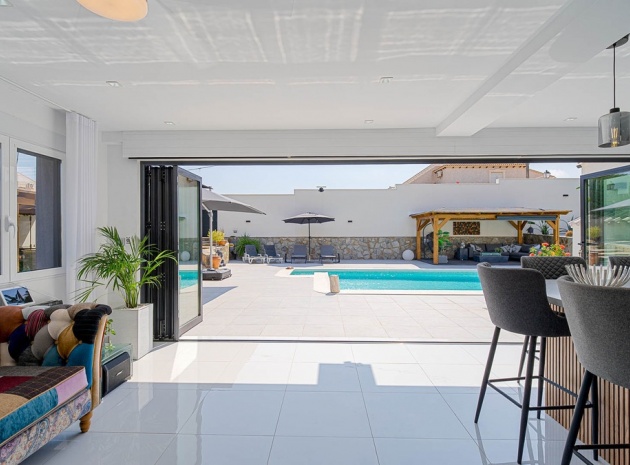Resale - Villa - Orihuela - Villamartin