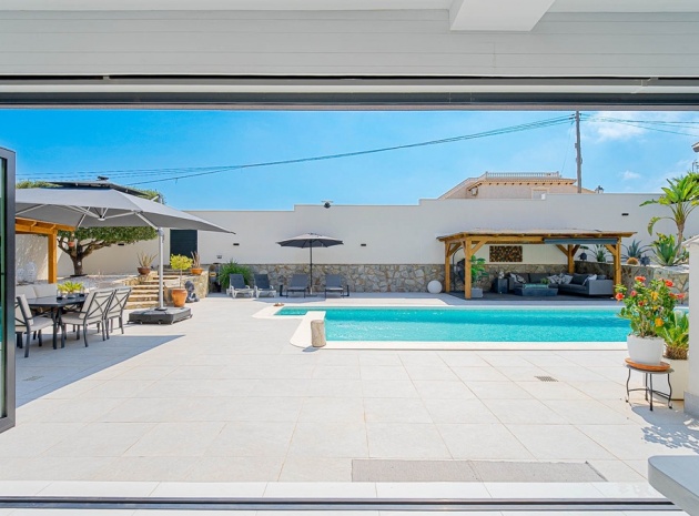 Resale - Villa - Orihuela - Villamartin