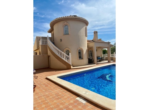 Resale - Villa - Orihuela - La Zenia