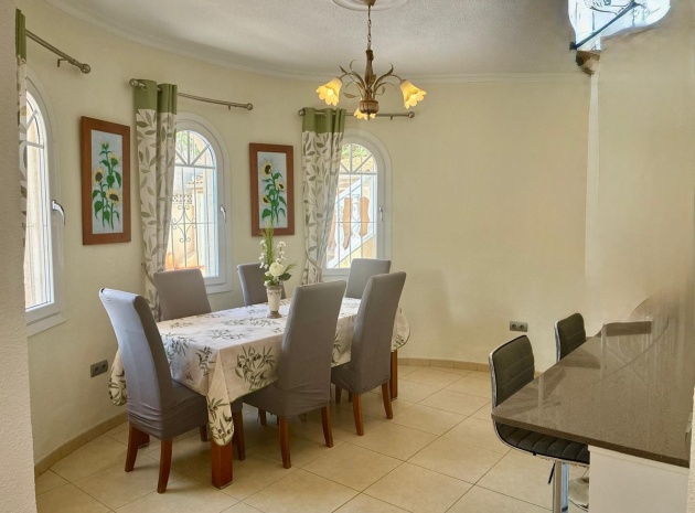 Resale - Villa - Orihuela - La Zenia