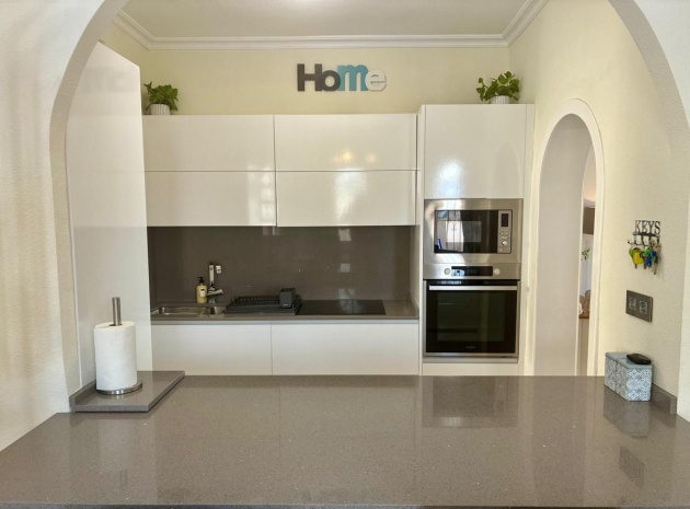 Resale - Villa - Orihuela - La Zenia
