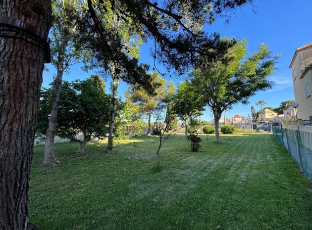 Resale - Villa - Torrevieja - Torrevieja Centro