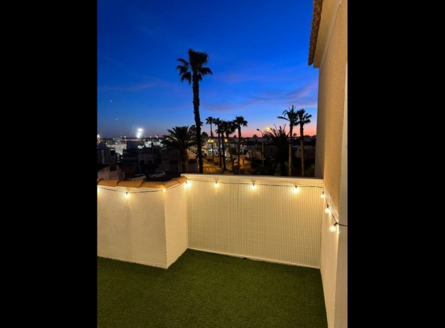 Resale - Villa - Torrevieja - Torrevieja Centro