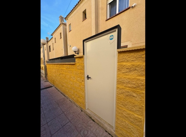 Resale - Villa - Torrevieja - Torrevieja Centro