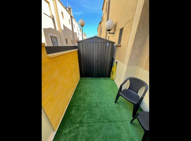 Resale - Villa - Torrevieja - Torrevieja Centro