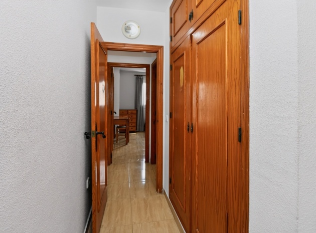 Resale - Apartment - Villamartin