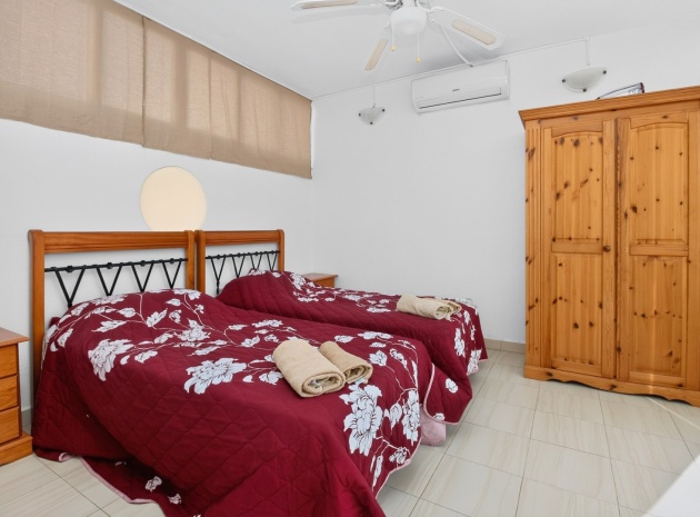Resale - Apartment - Villamartin