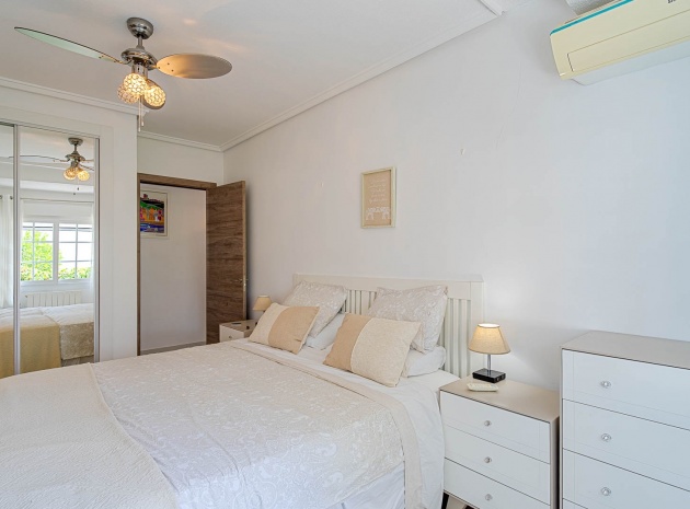 Resale - Villa - Villamartin - las filipinas