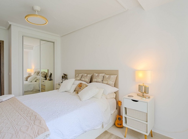 Resale - Villa - Villamartin - las filipinas