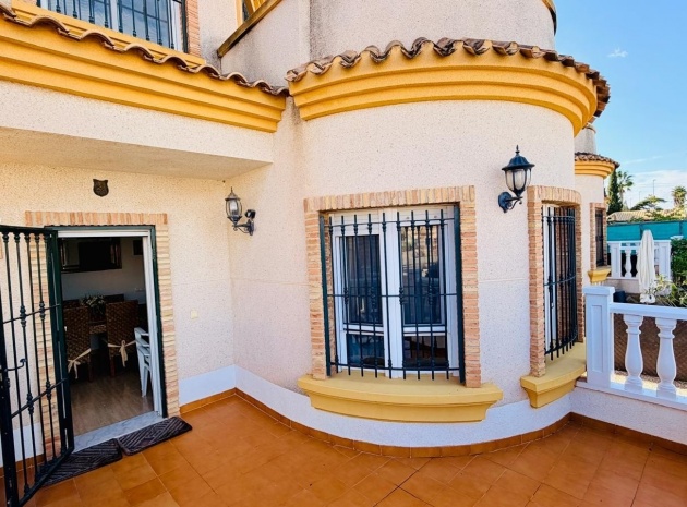Resale - Villa - Los Montesinos - La Herada