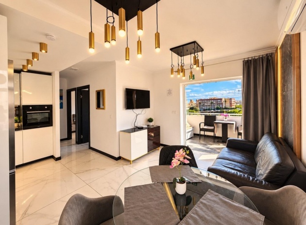 Resale - Villa - Torrevieja - Torrevieja Centro
