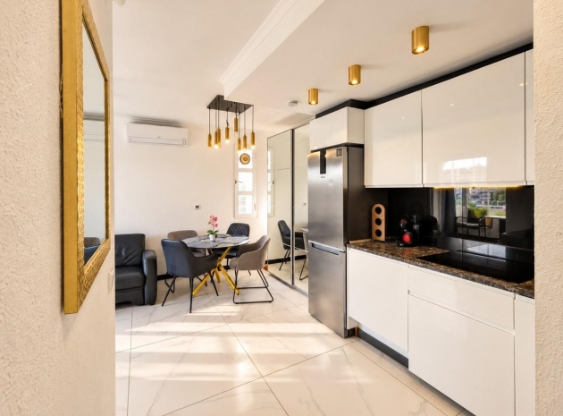 Resale - Villa - Torrevieja - Torrevieja Centro