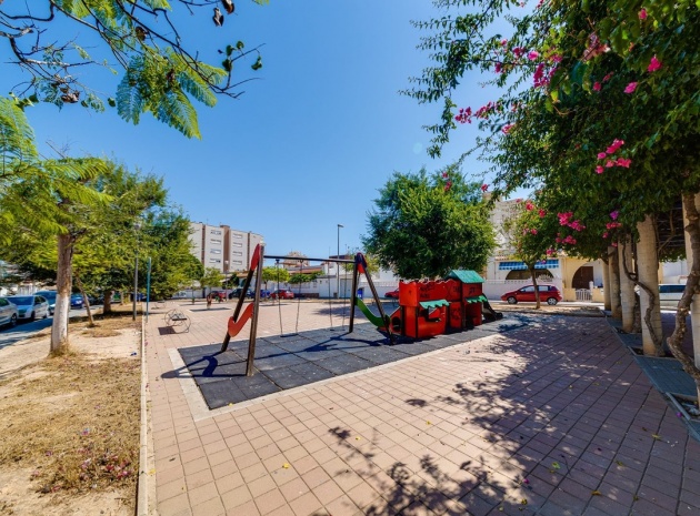 Resale - Townhouse - Torrevieja - Torrevieja Centro