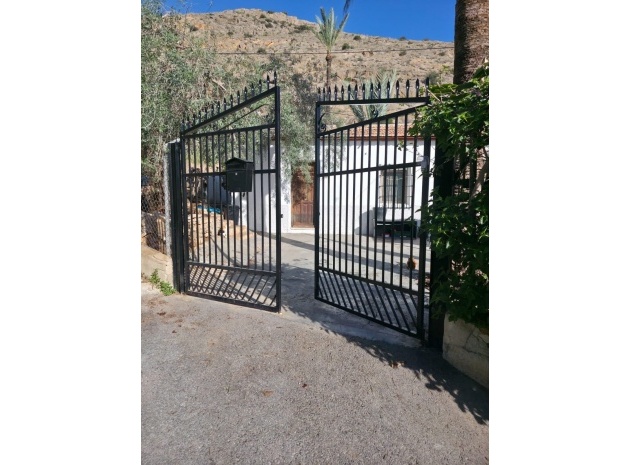 Wiederverkauf - Villa - Orihuela - Orihuela Centro