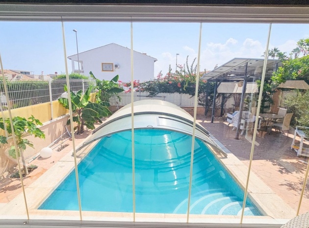 Resale - Villa - Orihuela - La Zenia