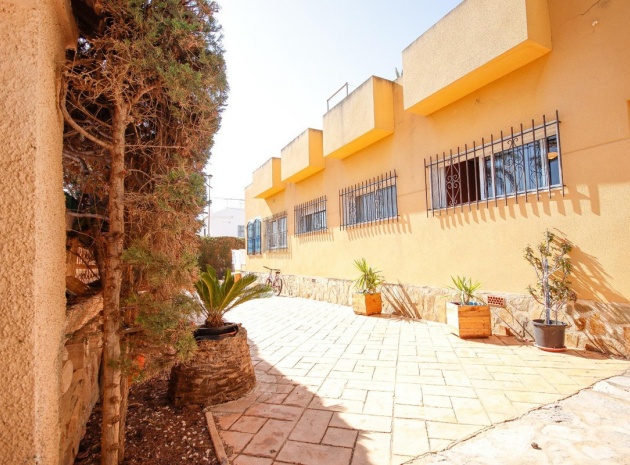Resale - Villa - Torrevieja - Torrevieja Centro