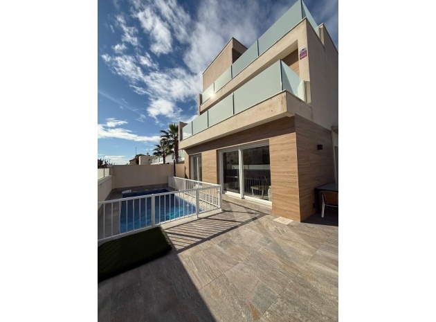 Resale - Villa - Pilar de la Horadada - Pilar de la Horadada Centro