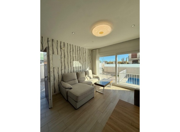 Resale - Villa - Pilar de la Horadada - Pilar de la Horadada Centro