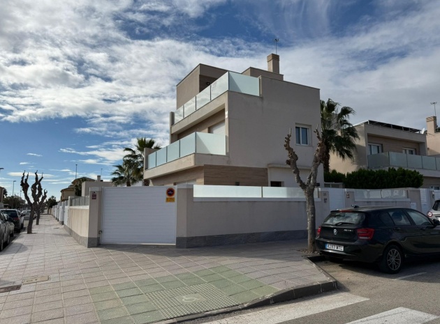 Resale - Villa - Pilar de la Horadada - Pilar de la Horadada Centro