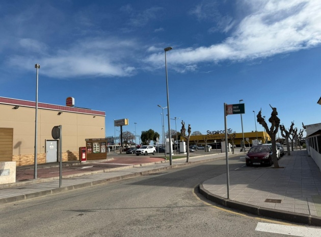 Resale - Villa - Pilar de la Horadada - Pilar de la Horadada Centro