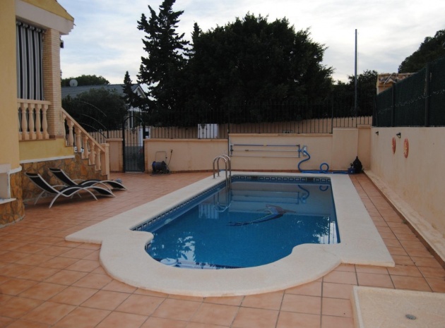 Resale - Villa - Orihuela - Orihuela Costa