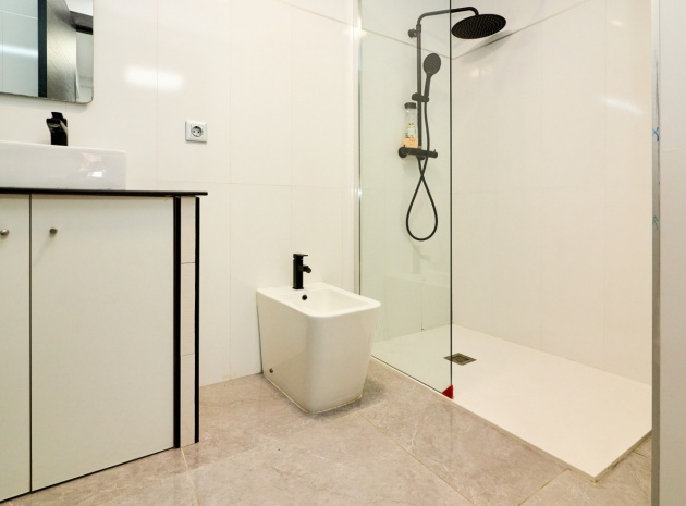 Resale - Apartment - Torrevieja - La Mata