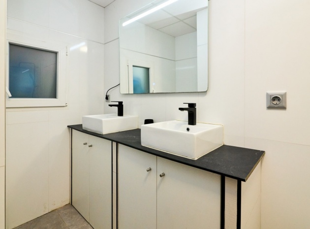 Resale - Apartment - Torrevieja - La Mata