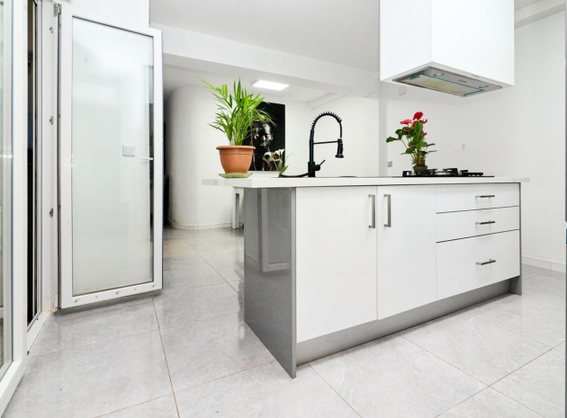 Resale - Apartment - Torrevieja - La Mata
