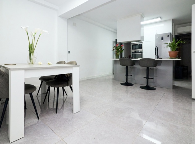 Resale - Apartment - Torrevieja - La Mata