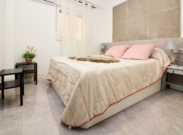 Resale - Apartment - Torrevieja - La Mata