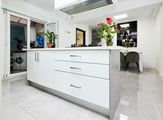 Resale - Apartment - Torrevieja - La Mata