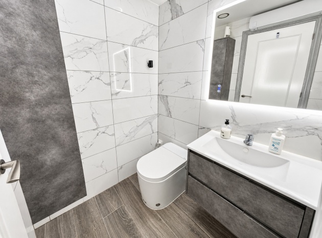Resale - Apartment - Los Montesinos - entre naranjos