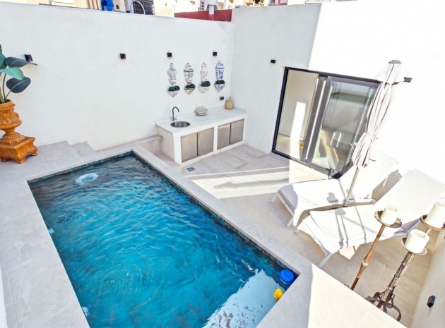 Resale - Apartment - Torrevieja - Torrevieja Centro