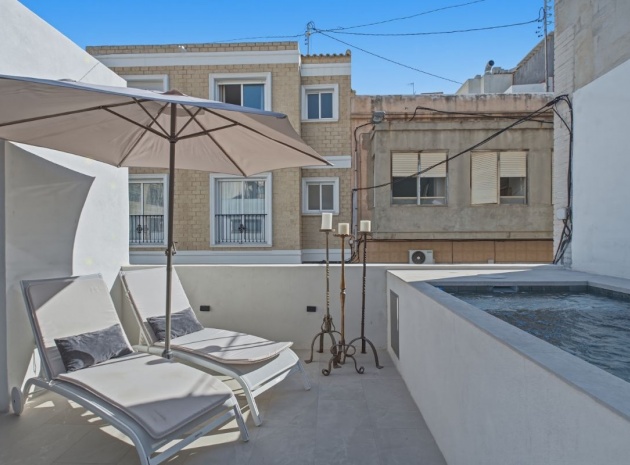 Resale - Apartment - Torrevieja - Torrevieja Centro