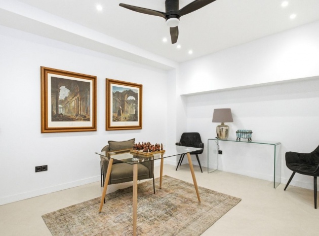 Resale - Apartment - Torrevieja - Torrevieja Centro
