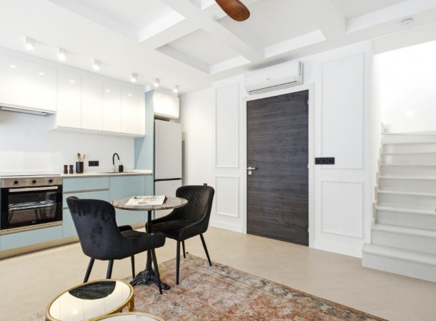 Resale - Apartment - Torrevieja - Torrevieja Centro