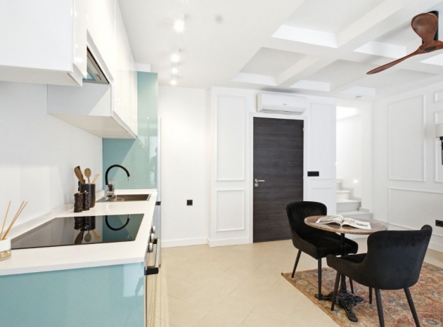 Resale - Apartment - Torrevieja - Torrevieja Centro