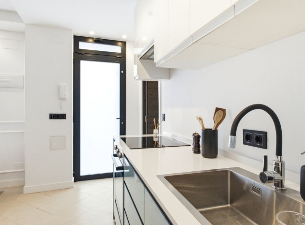Resale - Apartment - Torrevieja - Torrevieja Centro