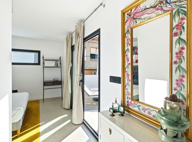 Resale - Apartment - Torrevieja - Torrevieja Centro