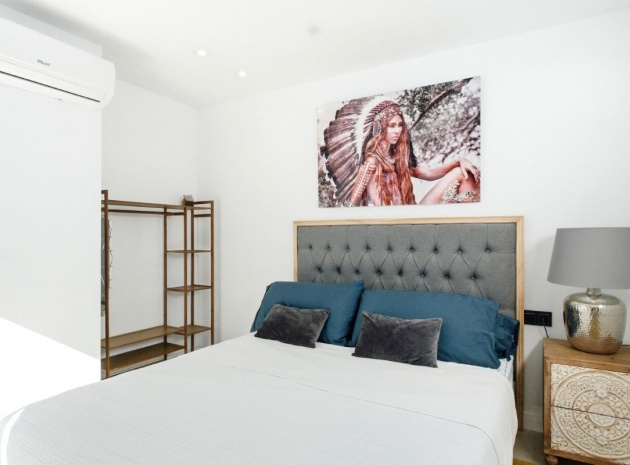 Resale - Apartment - Torrevieja - Torrevieja Centro