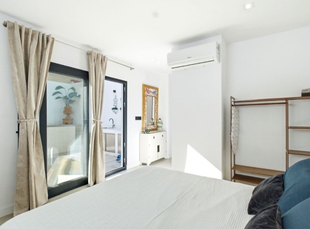Resale - Apartment - Torrevieja - Torrevieja Centro