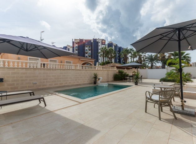 Resale - Villa - Orihuela - Punta Prima
