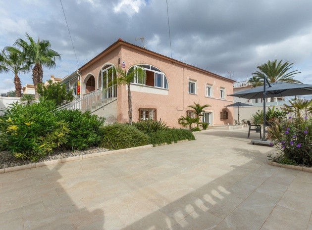 Resale - Villa - Orihuela - Punta Prima